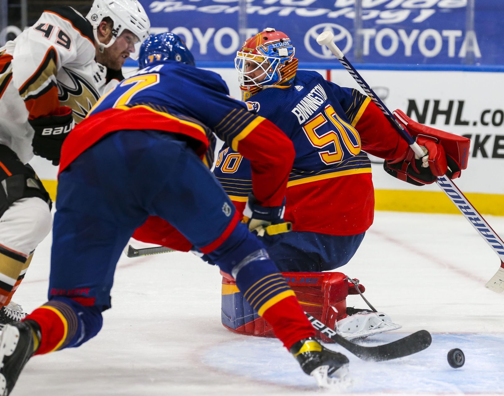 Blues don't clinch; fall in shootout